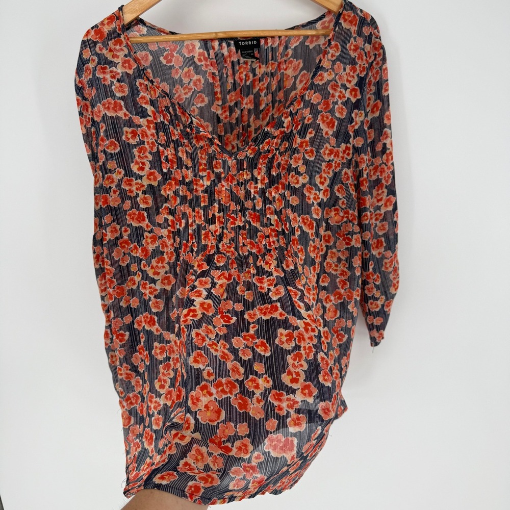 Torrid Ditsy Floral V-Neck Pleated Georgette Blouse Orange Navy Size 2 2X - Picture 4 of 7